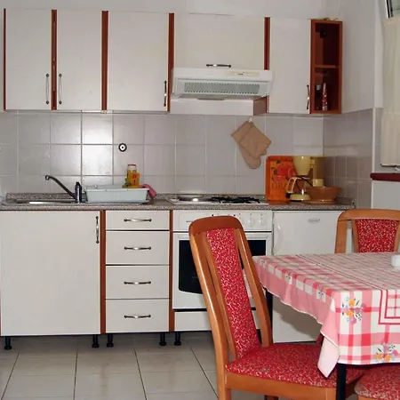 Apartment In Fazana/istrien 8304